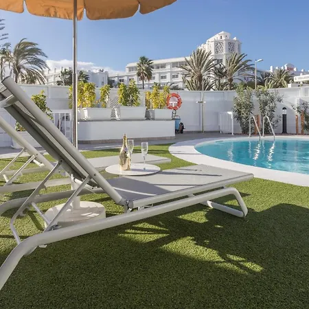 Lightbooking Alemania piscina privada Playa del Ingles Pensión