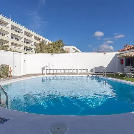 Lightbooking Alemania piscina privada Playa del Ingles Pensión GRAN CANARIA