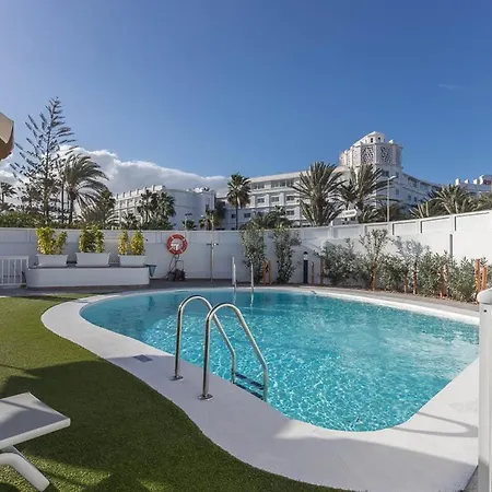 Lightbooking Alemania piscina privada Playa del Ingles 4*